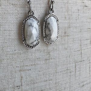 Kendra Scott rare White Howlite Lee drop silver earrings